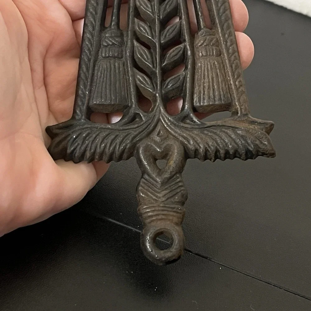 Vintage WILTON Cast Iron Trivet Brooms Wheat Stalk and Heart Shape 5